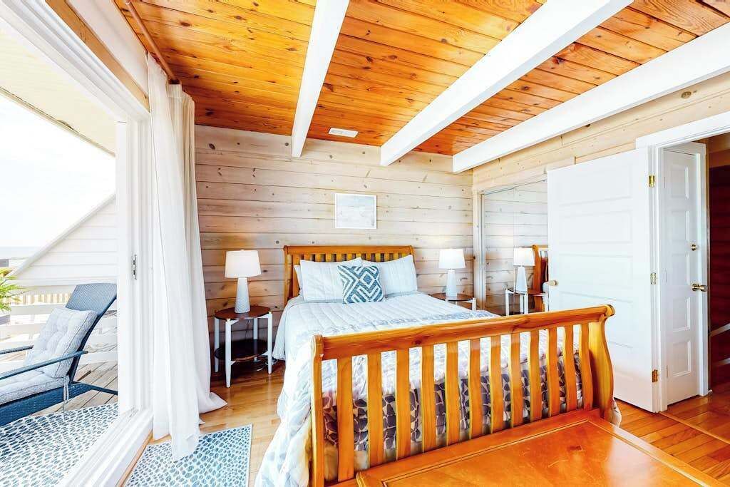 5 bedrooms, WiFi, bed sheets