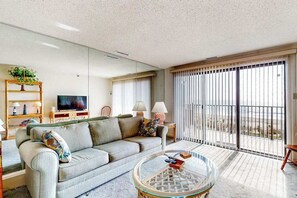 TV, DVD player, offices - Oceanfront Condo w/ Balcony, Ocean View, Central AC, W/D & Beach Access (Ocean City)
