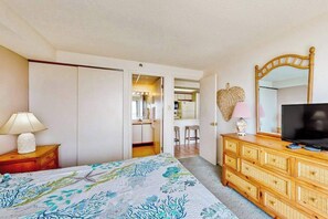 3 bedrooms, iron/ironing board, WiFi, bed sheets - Oceanfront Condo w/ Balcony, Ocean View, Central AC, W/D & Beach Access (Ocean City)