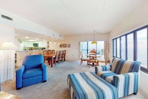 TV, DVD player, offices - Terrific Ocean View Condo w/Private W/D, Shared Pools, Beach Access, Free WiFi (Ocean City)