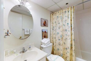 Shower, towels - Well-Located Oceanfront Condo w/Private Balcony, W/D, Shared Outdoor Pool (Ocean City)