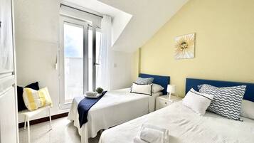 Iron/ironing board, WiFi, bed sheets