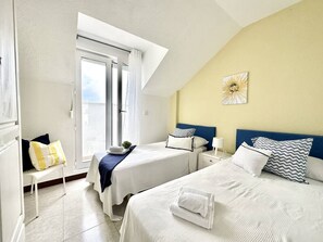 Iron/ironing board, WiFi, bed sheets - Front line apartment La Arena 4606 (Arnuero)