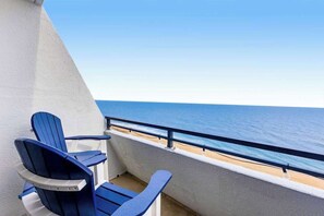 Property grounds - Oceanfront condo with two balconies, amazing views, WiFi, AC, & shared pool (Ocean City)