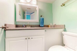 Shower, towels - Oceanfront Condo with 2 Balconies, Ocean/Bay Views, WiFi & Shared Pool (Ocean City)
