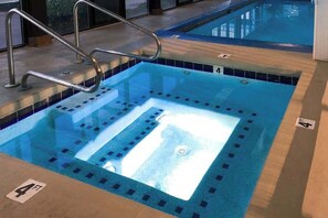 Pool - Oceanfront Condo on the Beach with Balcony, AC, WiFi & Shared Pools/Hot Tub (Ocean City)
