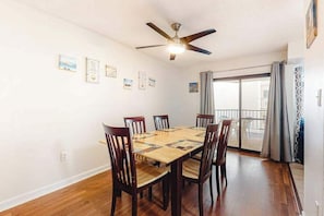 Dining - Ocean Block Condo with Balcony, Partial Ocean View, Central AC & Washer/Dryer (Ocean City)