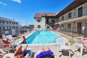 Pool - One Block to the Beach Perfectly Located Condo w/ AC, Balcony, Shared Pool (Ocean City)