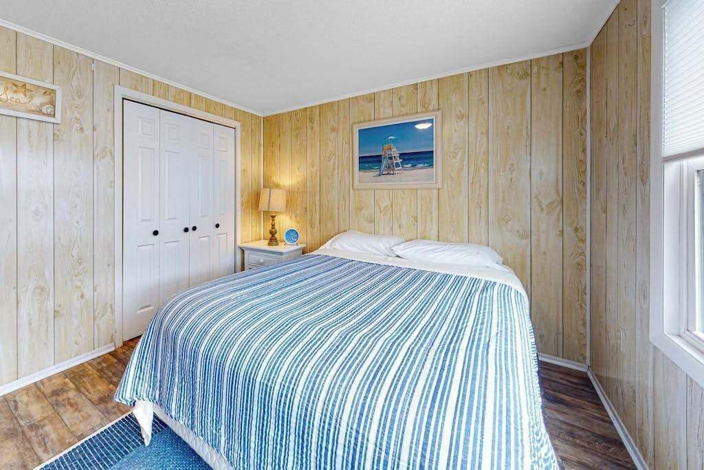 WiFi, bed sheets