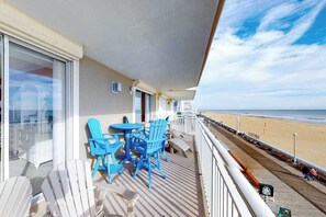 Property grounds - Incredible Beachfront Condo w/Private Balcony, Fireplace, A/C, & Shared Pool (Ocean City)