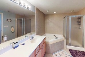 Shower, towels - Terrific Beach Condo w/Spacious Balcony, W/D, Shared Pool, Fitness Center, WiFi (Ocean City)