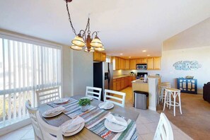 Dining - Terrific Beach Condo w/Spacious Balcony, W/D, Shared Pool, Fitness Center, WiFi (Ocean City)