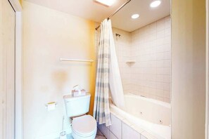 Shower, towels - Lorelei II 101 (Ocean City)