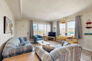 TV, DVD player, offices - Well-Equipped Beach Condo near the Ocean w/Private Balcony, Central A/C, W/D (Ocean City)