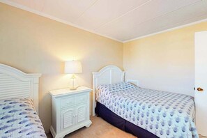 2 bedrooms, WiFi, bed sheets - Ocean Block Condo w/ Side Ocean View, Balcony, WiFi, AC & Shared Pool (Ocean City)