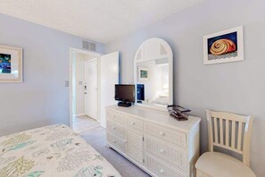 1 bedroom, iron/ironing board, WiFi, bed sheets - Canal-Front Condo w/ Water Views, Balcony, WiFi, AC, Laundry & Shared Pool (Ocean City)