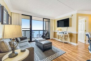 TV, DVD player - Cozy beachfront condo with balcony, washer/dryer, pools & gym (Ocean City)