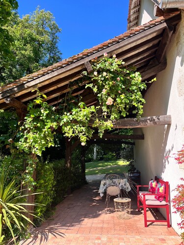 Manoir à la campagne Un séjour d'exception entre nature, histoire et convivialité