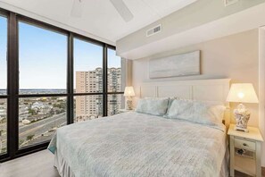 3 bedrooms, WiFi, bed sheets - Coastal-themed beachfront condo with angled ocean views & pools (Ocean City)