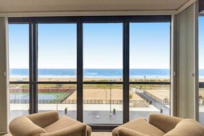 Interior - Convenient beachfront condo with views, balcony, pools, gym & game room (Ocean City)