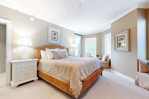 4 chambres, fer et planche à repasser, Wi-Fi, draps fournis