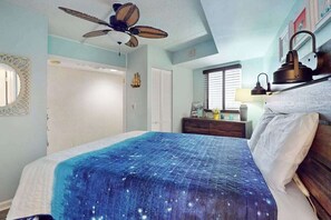1 bedroom, WiFi, bed sheets - Adorable beachfront condo with balcony, incredible views, pools & game room (Ocean City)