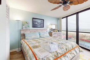 1 bedroom, WiFi, bed sheets - Adorable beachfront condo with balcony, incredible views, pools & game room (Ocean City)