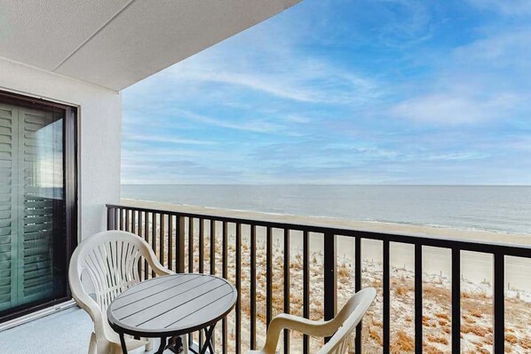 Property grounds - Comfy Suite Featuring Balcony with Ocean Views, Free WiFi, Central AC (Ocean City)