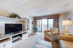 TV, DVD player, offices - Comfy Suite Featuring Balcony with Ocean Views, Free WiFi, Central AC (Ocean City)