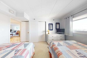 2 bedrooms, WiFi, bed sheets - Excalibur Condo w/ Ocean View, Balcony, Washer/Dryer, WiFi & Shared Pool (Ocean City)