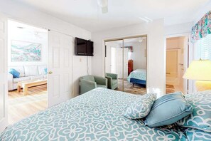 2 bedrooms, WiFi, bed sheets - First-Floor Condo w/Private Patio, W/D, A/C, Shared Pools & Tennis & Racquetball (Ocean City)