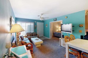 TV, DVD player, offices - Well-Equipped Condo w/Private Deck, Patio, Washer/Dryer, Shared Pools & Tennis (Ocean City)