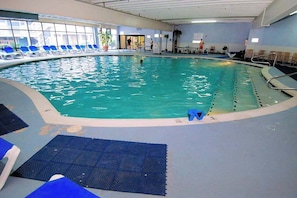 Pool - Waterfront condo with balcony, terrific vews, pools, sauna, gym, & game room (Ocean City)