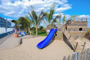 Children’s area - Waterfront condo with balcony, terrific vews, pools, sauna, gym, & game room (Ocean City)