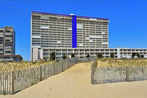 Exterior - Waterfront condo with balcony, terrific vews, pools, sauna, gym, & game room (Ocean City)