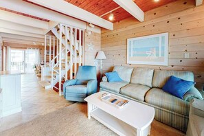 TV, DVD player, offices - Beachfront Family-Friendly Townhouse w/Deck, Free WiFi, Partial AC, Water Views (Ocean City)
