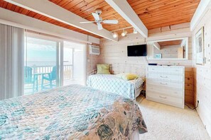 4 bedrooms, travel cot, WiFi, bed sheets - Beachfront Family-Friendly Townhouse w/Deck, Free WiFi, Partial AC, Water Views (Ocean City)