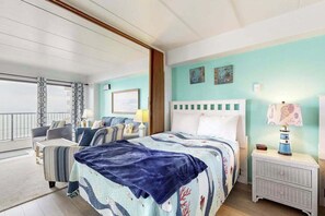 WiFi, bed sheets - Gorgeous oceanfront studio with outdoor pool & amazing views (Ocean City)