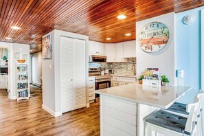 Fridge, microwave, oven, stovetop - Oceanfront condo with huge balcony, bay views, & outdoor pool (Ocean City)