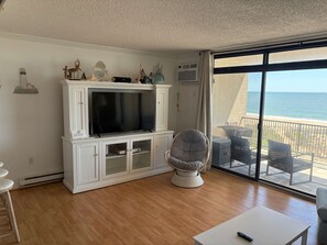 TV, DVD player, offices - Oceanfront condo with balcony, AC, pool, & W/D (Ocean City)