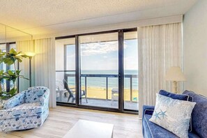 TV, DVD player - Captivating beachfront condo with balcony views, pools, gym & tennis court (Ocean City)