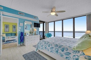 Internet, bed sheets - Lovely beachfront condo with balcony views, pools, tennis & gym (Ocean City)