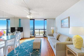 TV - Joyful beachfront condo with balcony, pools, gym, game room & AC (Ocean City)