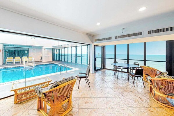 Pool - Convenient studio right on the beach with pools & W/D (Ocean City)