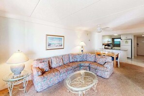 TV, DVD player, offices - Open & charming home in oceanfront building with indoor pool, balconies, & AC (Ocean City)