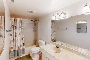 Shower, towels - Open & charming home in oceanfront building with indoor pool, balconies, & AC (Ocean City)