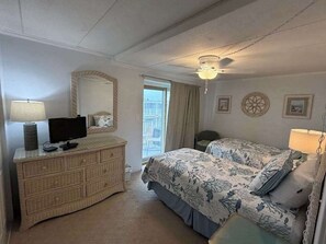 3 bedrooms, iron/ironing board, WiFi, bed sheets - Lovely second-floor home with beach views from balcony + free WiFi, elevator (Ocean City)