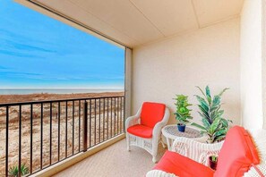 Property grounds - Vacation Retreat in Oceanfront Complex w/Free WiFi, Central AC, W/D (Ocean City)