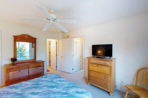 2 bedrooms, WiFi, bed sheets - Spacious Bayside Townhouse w/Deck, Balcony, Washer/Dryer, Central A/C, Free WiFi (Ocean City)