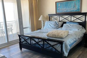 3 bedrooms, Internet, bed sheets - Terrific beachfront condo with pools, gym, sauna, balcony, & A/C (Ocean City)
